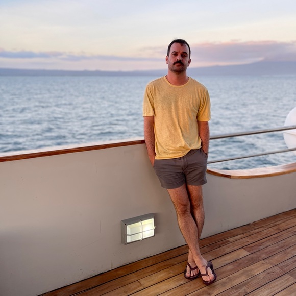 Hello - Picture 1 of 1